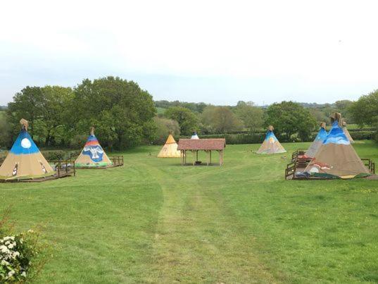 Big Sky Tipi Holidays Wartling Exterior foto